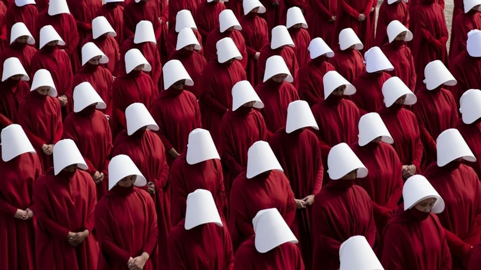 the handmaid's tale book review - what worked